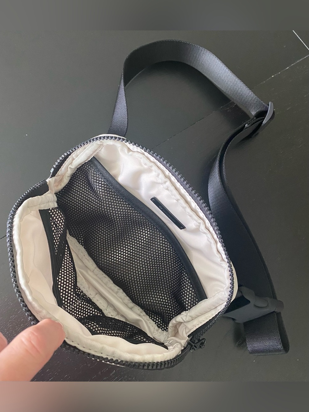 Nwot~ Unisex lululemon Crossbody Bag